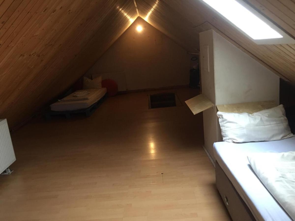 Zimmer Im Dachgeschoss Kaiserslautern Kültér fotó