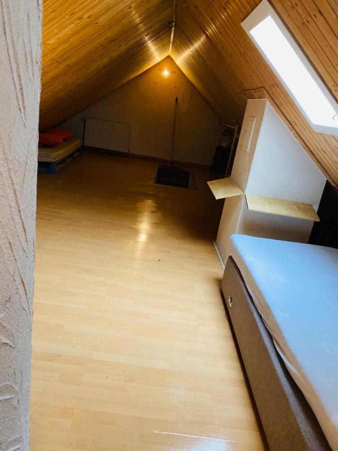 Zimmer Im Dachgeschoss Kaiserslautern Kültér fotó